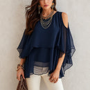 Blusa Isabele™ com Mangas Fluidas, Ombros Vazados e Babados